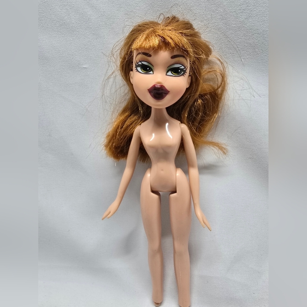 Xpress It Meygan MGA Bratz Doll- TLC- BROKEN FINGERS